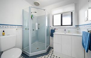 Emu Bay Holiday Homes