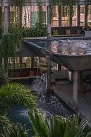 Baitong Hotel & Resort