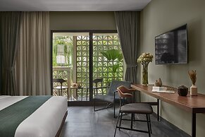 Baitong Hotel & Resort