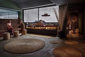 Baitong Hotel & Resort