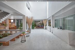 Baitong Hotel & Resort