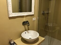 Rarityart Guest House