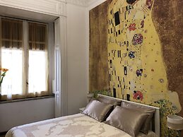 Rarityart Guest House