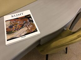 Rarityart Guest House