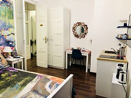 Rarityart Guest House