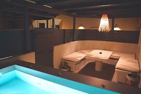 Black Diamond Suites - Adults Only