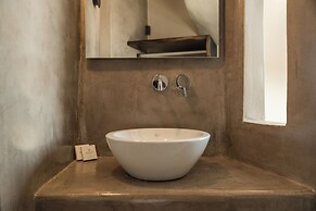 Black Diamond Suites - Adults Only