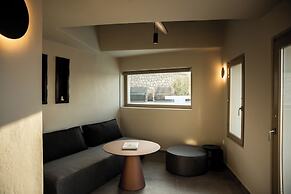 Black Diamond Suites - Adults Only
