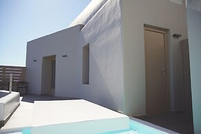 Black Diamond Suites - Adults Only