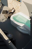 Black Diamond Suites - Adults Only