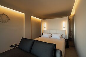 Black Diamond Suites - Adults Only