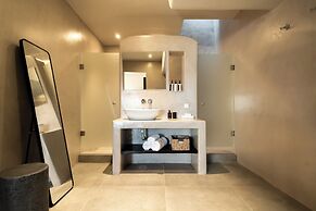 Black Diamond Suites - Adults Only