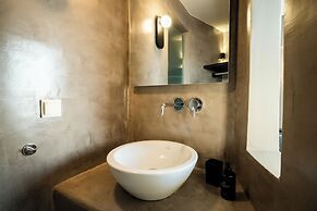 Black Diamond Suites - Adults Only