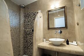 Black Diamond Suites - Adults Only