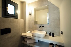 Black Diamond Suites - Adults Only