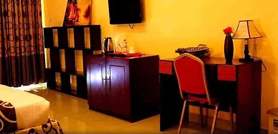 Hotel Hilltop Country Club