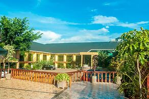 Hotel Hilltop Country Club