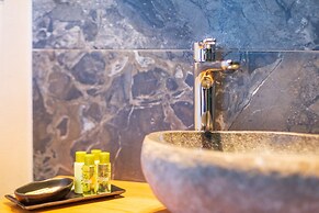 180 South Seaside Hotel