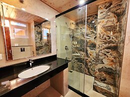 Hotel Pineview Shimla