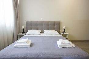 Raise Boutique Rooms in Center of Athens
