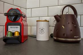 Raise Boutique Rooms in Center of Athens