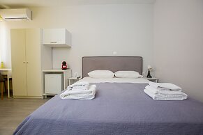 Raise Boutique Rooms in Center of Athens