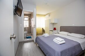 Raise Boutique Rooms in Center of Athens