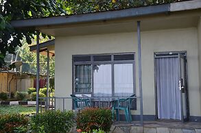 Ssese Islands Beach Hotel - Hostel