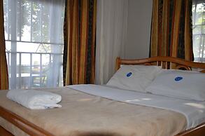 Ssese Islands Beach Hotel - Hostel