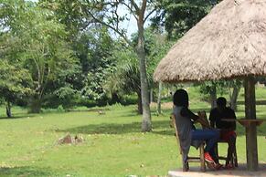 Ssese Islands Beach Hotel - Hostel