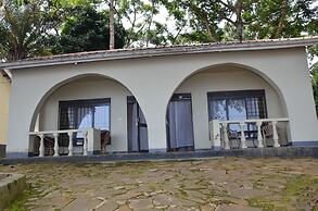 Ssese Islands Beach Hotel - Hostel