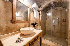 Design Cave Hotel