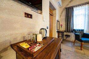 Design Cave Hotel