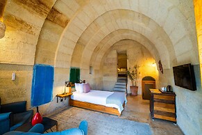 Design Cave Hotel