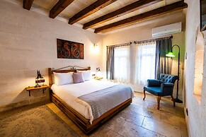 Design Cave Hotel