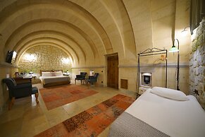 Design Cave Hotel