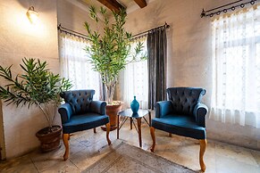 Design Cave Hotel