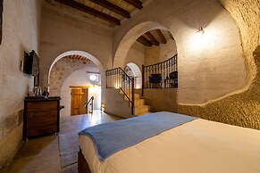 Design Cave Hotel