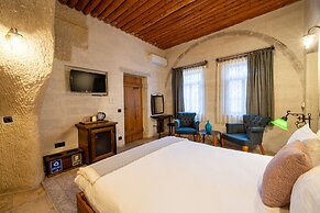 Design Cave Hotel