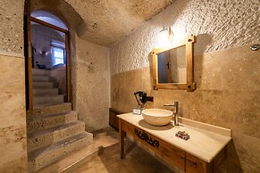 Design Cave Hotel