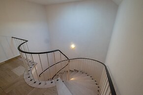 Sunny Penthouse in City Center