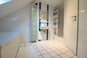 Sunny Penthouse in City Center