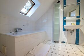 Sunny Penthouse in City Center