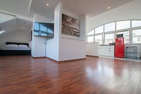 Sunny Penthouse in City Center