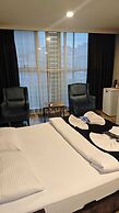 Plus Park Suite & Hotel