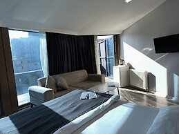 Plus Park Suite & Hotel