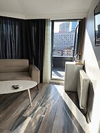 Plus Park Suite & Hotel