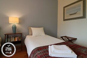 Cascais Estoril Apartment Near the Beach