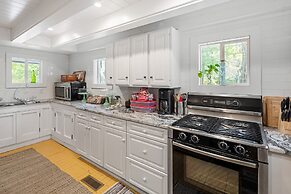 Riverside Inn and Cottages