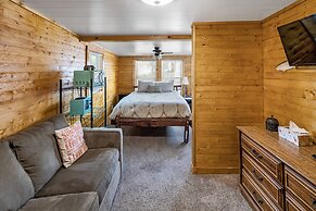 Riverside Inn and Cottages